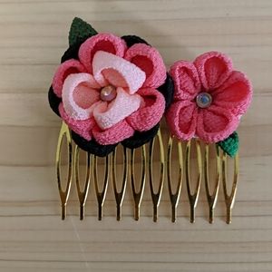 Tsumami Flower Hair Metal Hair Combs Black